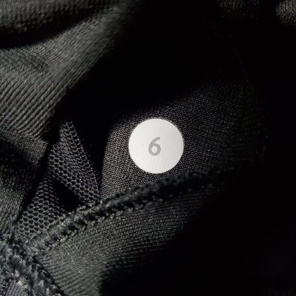 2 Pack Lululemon Energy Bras 1 Black 1 Blue Linen Size 6 Med Sup size B, C cups - Picture 7 of 16